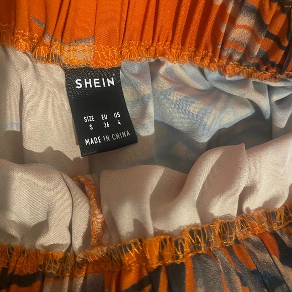 SHEIN DRESSY/CASUAL SHORTS SIZE 6, WORN ONCE.🛍 - Picture 5 of 8